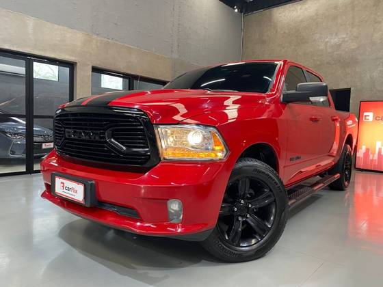 RAM CLASSIC 5.7 V8 GASOLINA LARAMIE NIGHT EDITION CD 4X4 AUTOMÁTICO RAM CLASSIC 5.7 V8 GASOLINA LARAMIE NIGHT EDITION CD 4X4 AUTOMÁTICO